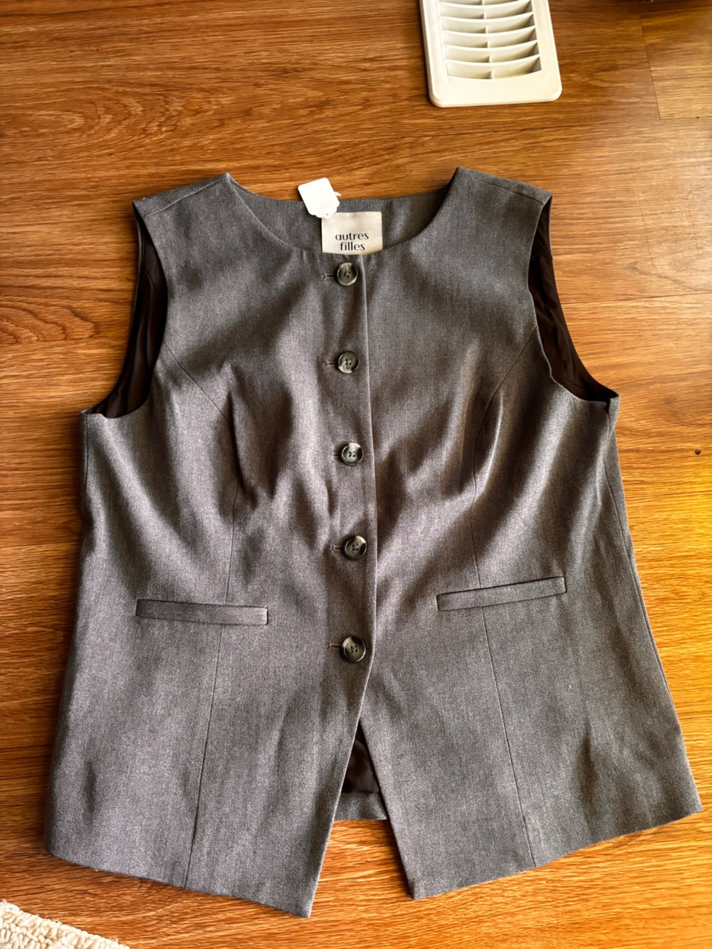 autres filles Women's Gray Button-Front Sleeveless Vest